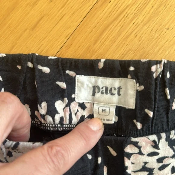 Pact, lounge paints, sz M, great condition - Picture 2 of 2